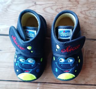 Pantuflas tipo botin marca Chicco nuevas