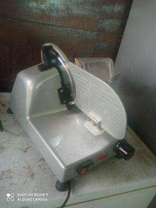 Corta fiambre industrial