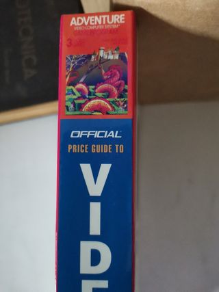 Libro CLASSIC VIDEO GAMES Raro nuovo