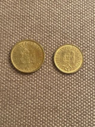 Set due monete portoghesi