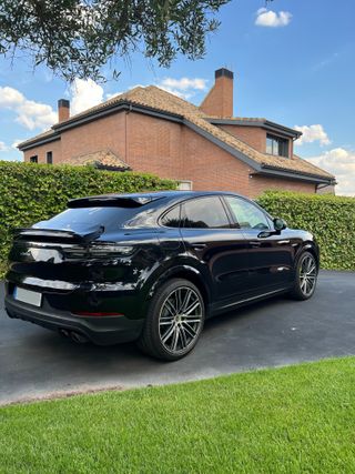 Porsche Cayenne Coupe E-Hybrid 