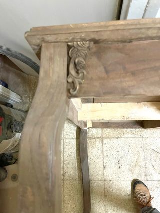 Antigua mesa francesa de 1840 restaurada