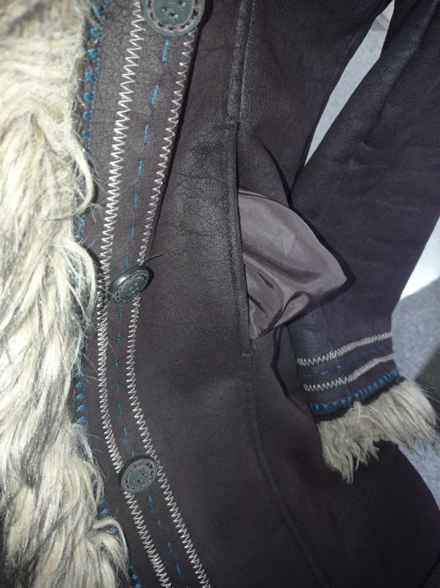 abrigo LARGO CON CAPUCHA