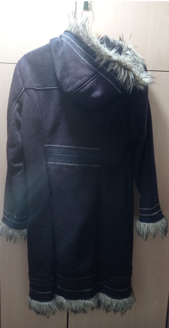 abrigo LARGO CON CAPUCHA