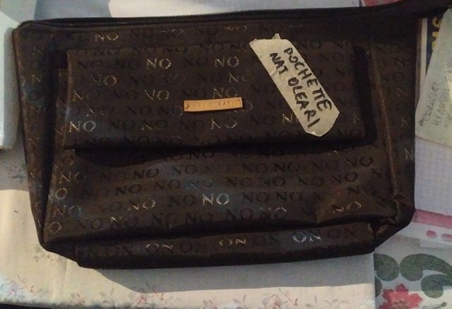 Pochette da viaggio Naj Oleari