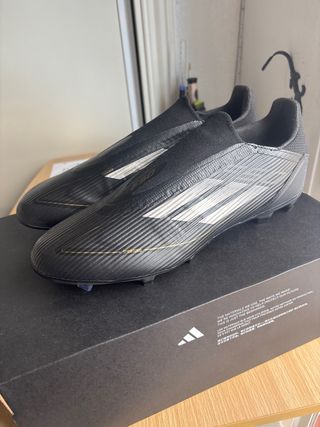 Botas de futbol F50 negras