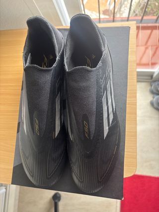Botas de futbol F50 negras