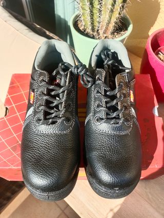 Zapatos de seguridad SIN ESTRENAR 