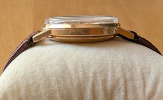 Reloj omega automático oro