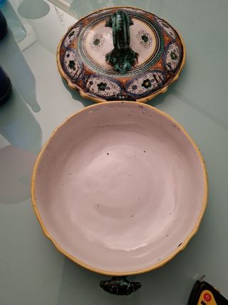 Ciotola con coperchio in ceramica da col