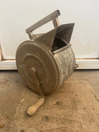 Maquina gotele a mano antigua