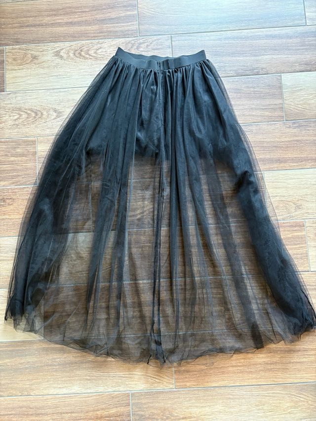 Gonna in tulle nera corta davanti e lunga dietro