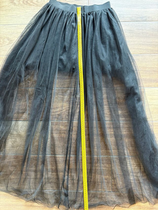 Gonna in tulle nera corta davanti e lunga dietro