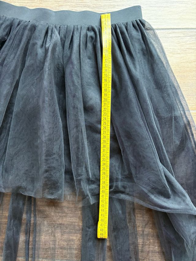 Gonna in tulle nera corta davanti e lunga dietro