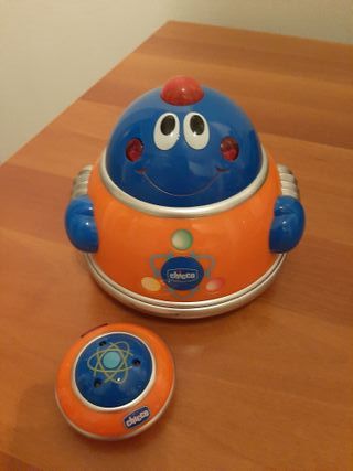 Robot Chicco che si muove, si illumina e parla