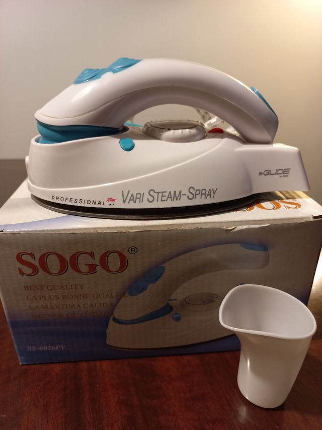 Plancha de vapor de viaje. Sogo