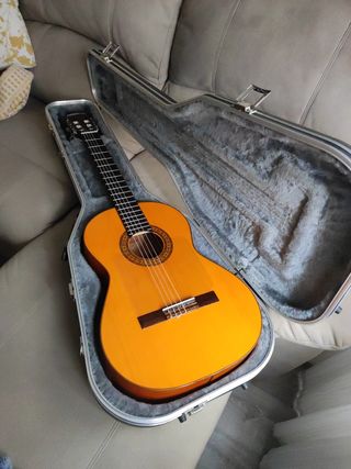 Guitarra Flamenca ciprés maciza