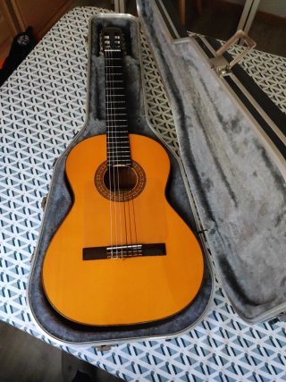 Guitarra Flamenca ciprés maciza