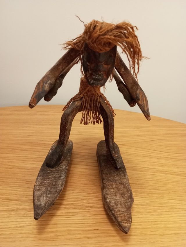 Figura indígena artesana