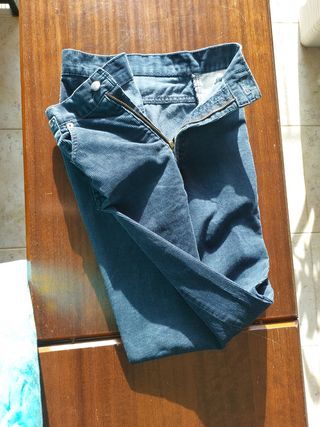 Pantalon Levis Strauss de pana de mujer 