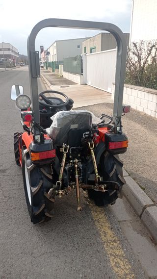 Tractor Rhinoceros Tech