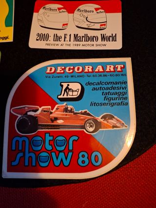 5 adesivi relativi al motor show
