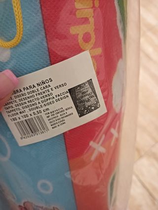 Alfombra infantil nueva.