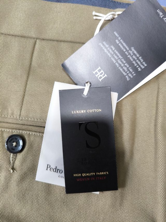 PANTALÓN TIPO DOCKERS PEDRO DEL HIERRO