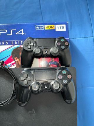 PS4 500GB CON MANDOS JUEGOS CASCOS