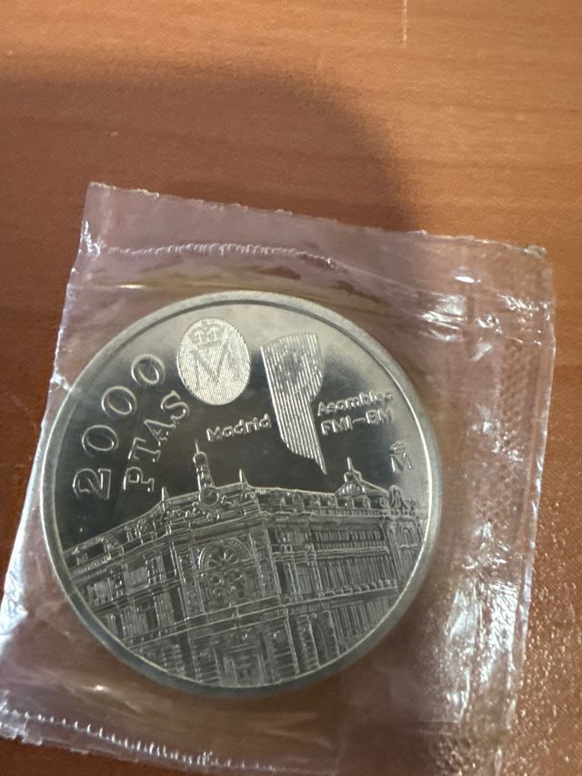 5 monedas de plata  de 2000 pesetas