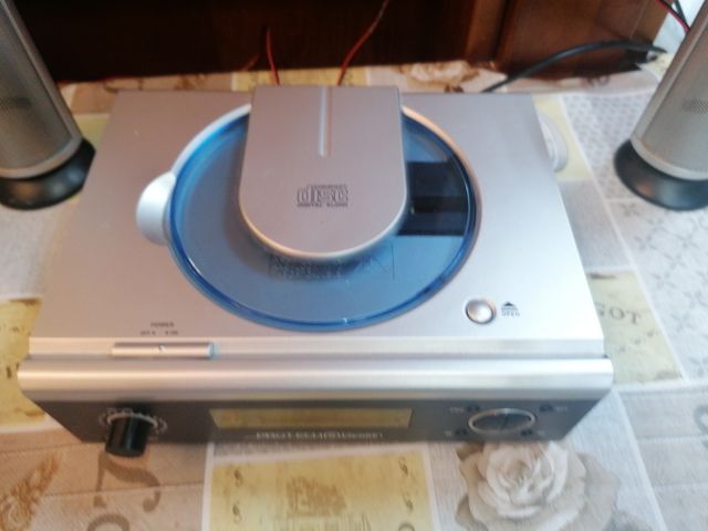 Reproductor CD, 2 altavoces indep.