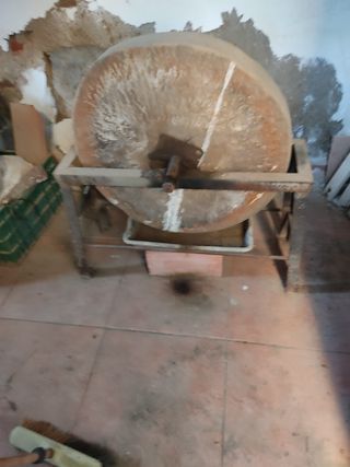 Piedra de afilar con pie incorporado