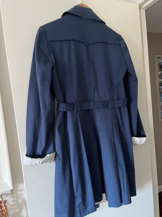 Pinko.   Gabardina  azul 