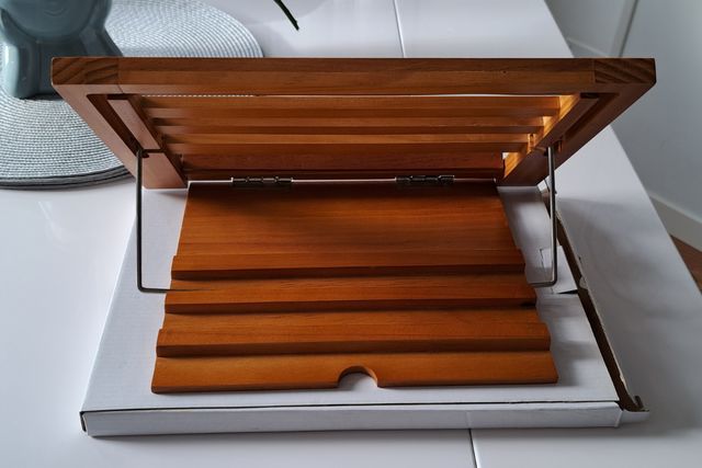 Atril sujeta libros de madera