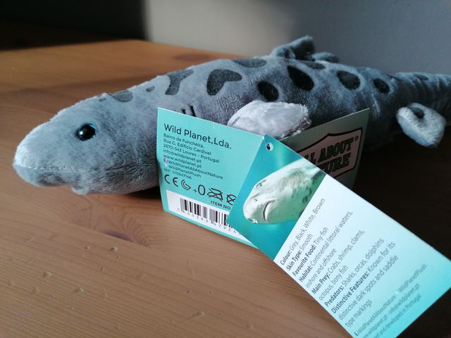 WILD PLANET. Gran tiburón leopardo. 49 cm.