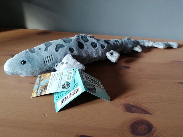 WILD PLANET. Gran tiburón leopardo. 49 cm.