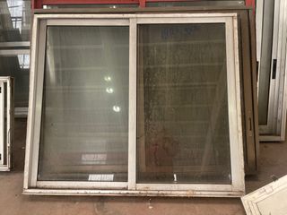 Ventana aluminio gris 