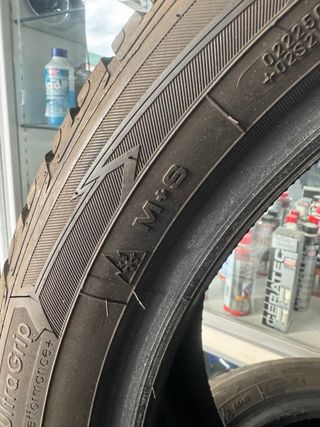 215/50/18 92V good year