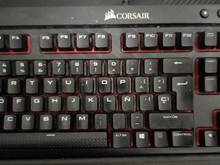 TECLADO CORSAIR K68 