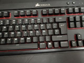 TECLADO CORSAIR K68 
