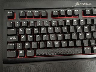 TECLADO CORSAIR K68 