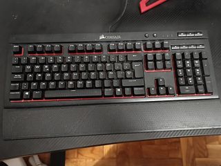 TECLADO CORSAIR K68 