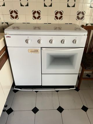 Mueble de gas y horno conpleto y butano