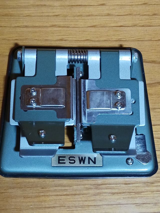 EMPALMADORA DE PELICULA SUPER 8 Y 16 MM