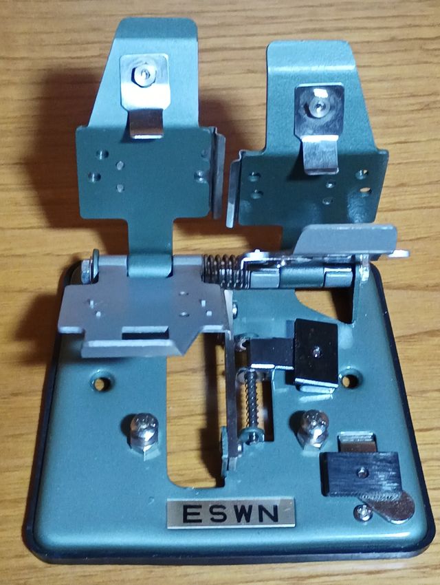 EMPALMADORA DE PELICULA SUPER 8 Y 16 MM