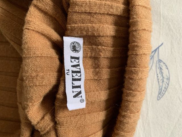 Jersey cuello alto canalé