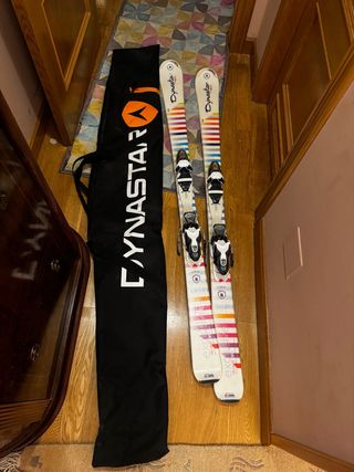 Esquis con fijaciones y bolsa portaesquis dynastar