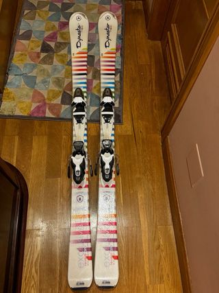 Esquis con fijaciones y bolsa portaesquis dynastar