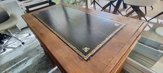 Mesa de escritorio antigua