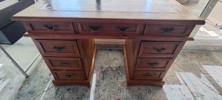 Mesa de escritorio antigua